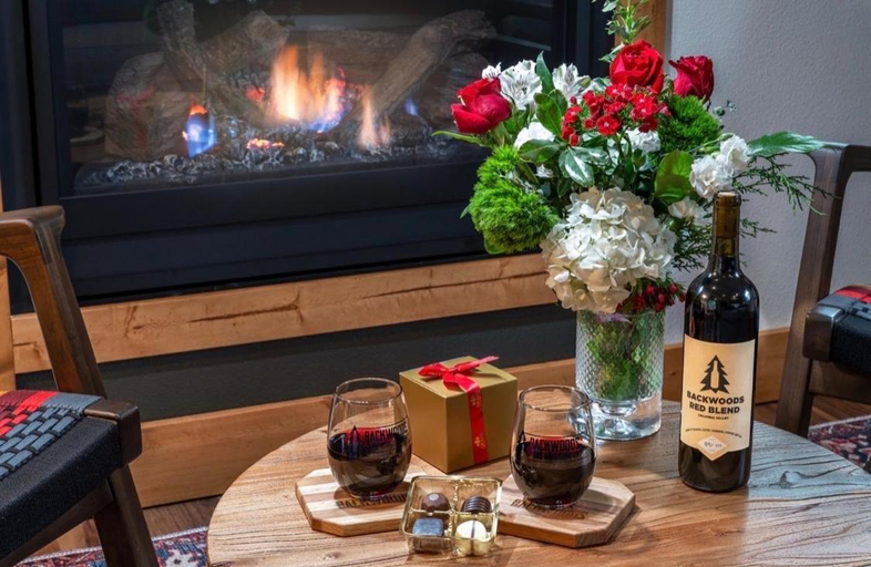 Food & Drinks, Backwoods Cabins, Skamania