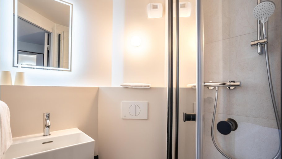 Bathroom 4, Kyriad ECO - Montreuil, Seine-Saint-Denis