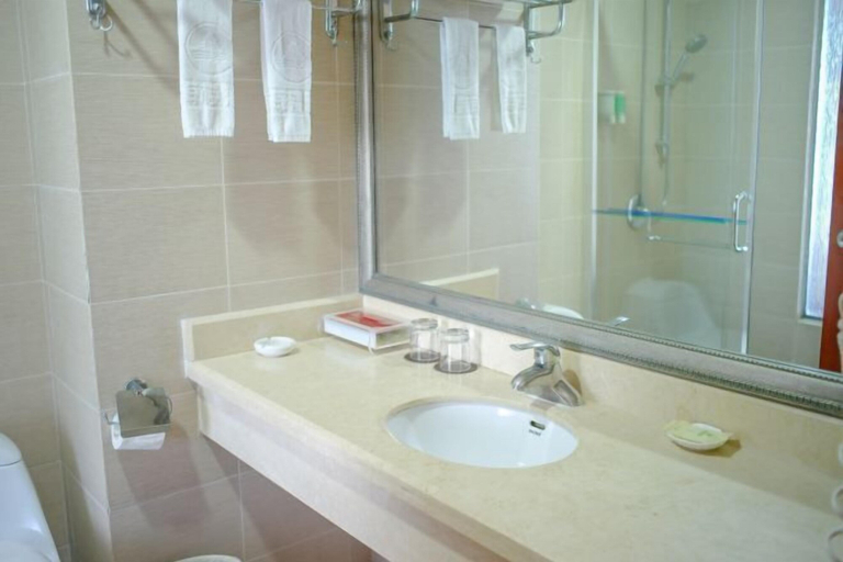 Bathroom 3, Wanghailou Hotel, Huizhou