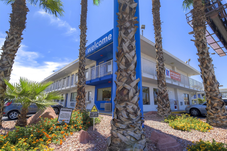 Exterior & Views 2, Motel 6 Las Vegas, NV – I-15 Stadium, Clark