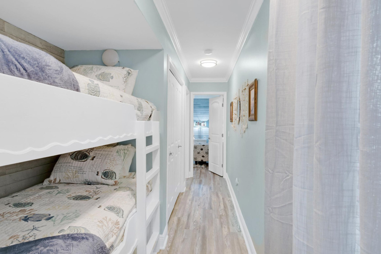Bedroom 2, Horizon South 74F, Bay