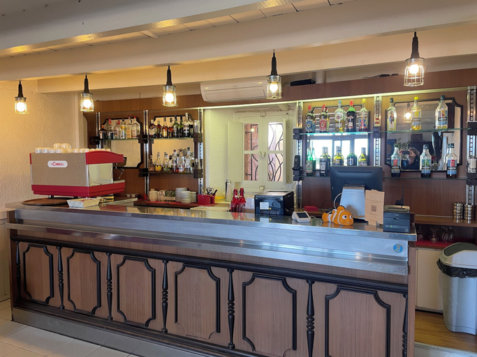 Food & Drinks 5, A Rossa Location, Corse-du-Sud