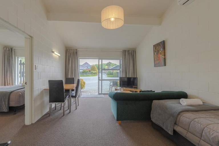 Bedroom 2, Andorra Motel, Timaru