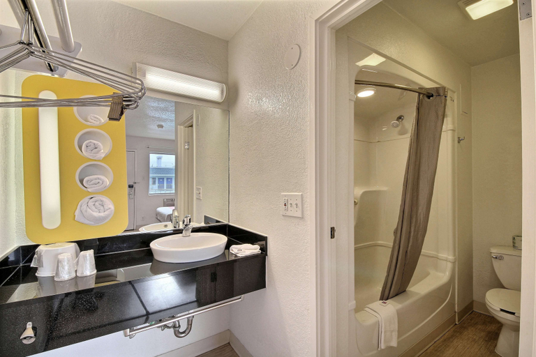 Bathroom 4, Motel 6 San Marcos, TX, Hays