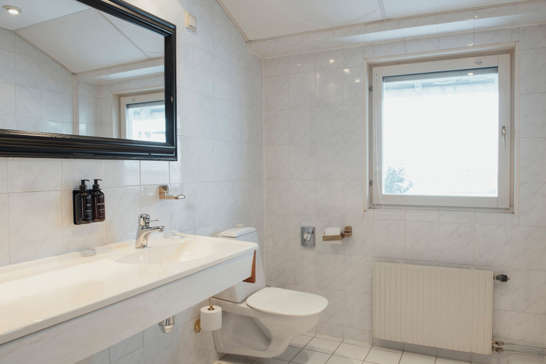 Bathroom 4, Home Hotel Smedjan, Sandviken