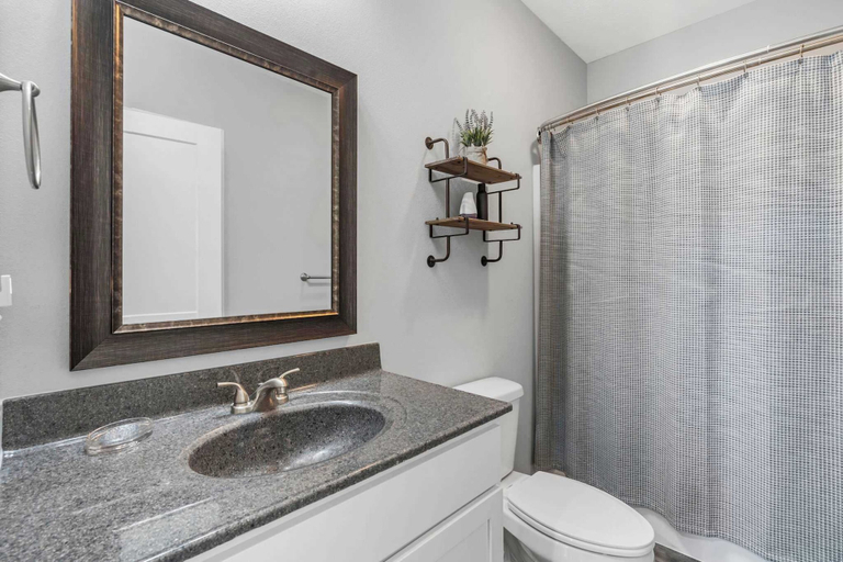 Bathroom 2, The View at Stonebridge, Stone