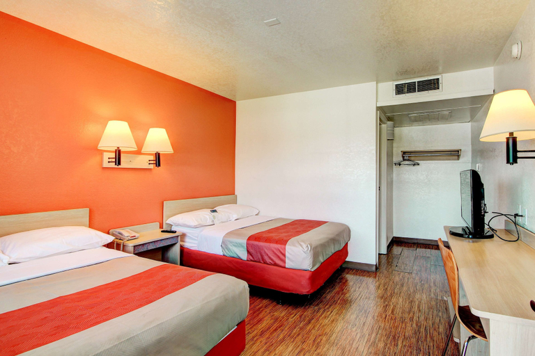 Bedroom 3, Motel 6 Denver, CO - Airport, Denver
