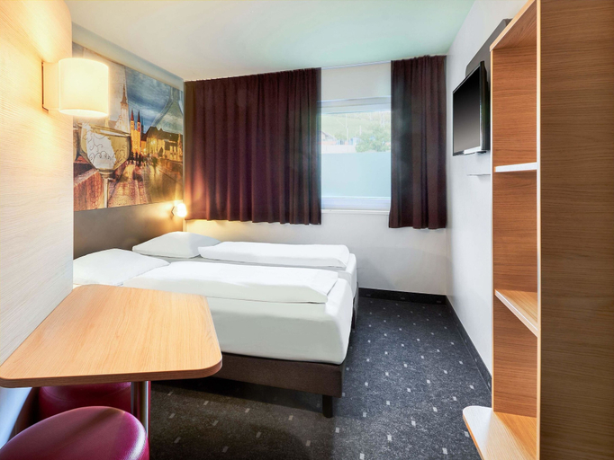 Bedroom 3, B&B HOTEL Würzburg-City, Würzburg