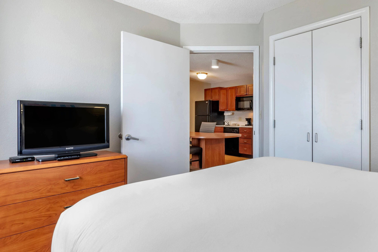 Bedroom 4, MainStay Suites Emporia, Lyon