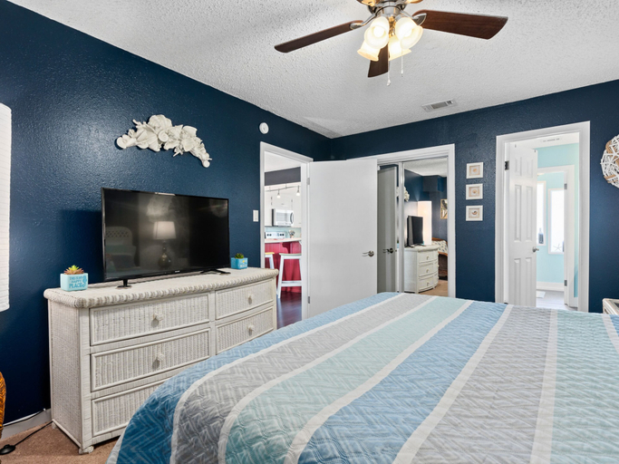 Bedroom 2, Off the Charts by Miss Kitty’s, Aransas