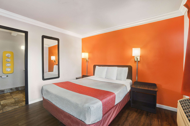 Bedroom 4, Motel 6 Fresno, CA - Belmont Ave, Fresno