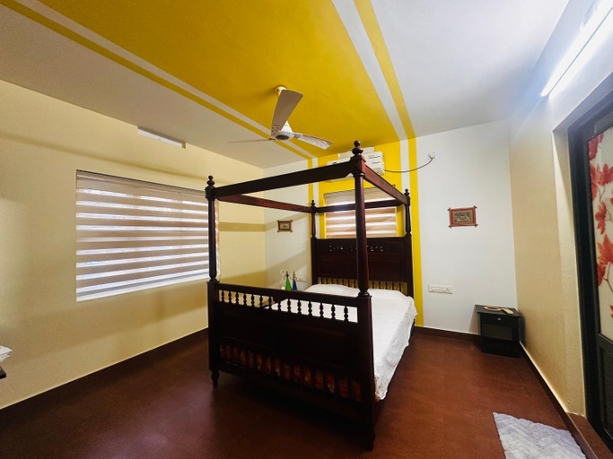 Bedroom, CASA DE CANOLI - A Private backwater villa, Thrissur