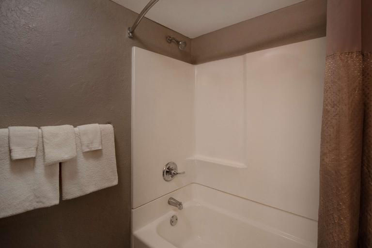 Bathroom 4, Motel 6 Merrillville, IN, Lake