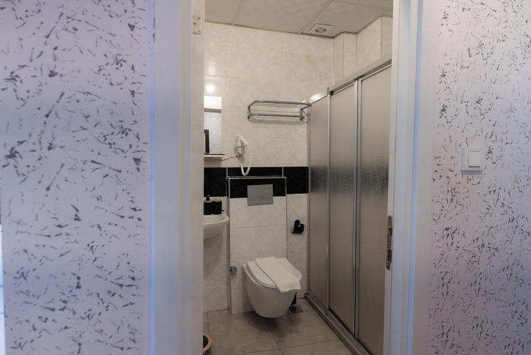 Bathroom 5, Golden Horn Park Hotel, Fatih