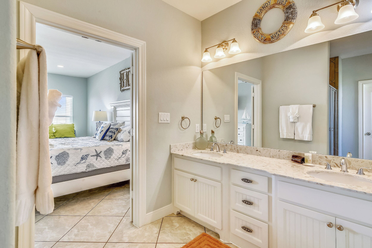 Bathroom 3, A Salty Kiss by Ryson Vacation Rentals, Galveston