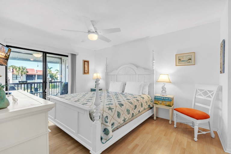 Bedroom 3, Fun N Sun 1 Bedroom Condo by RedAwning, Manatee
