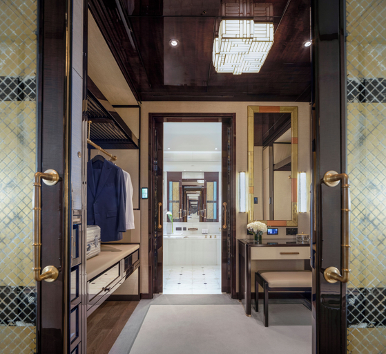 Bathroom 4, The Peninsula Istanbul, Beyoğlu