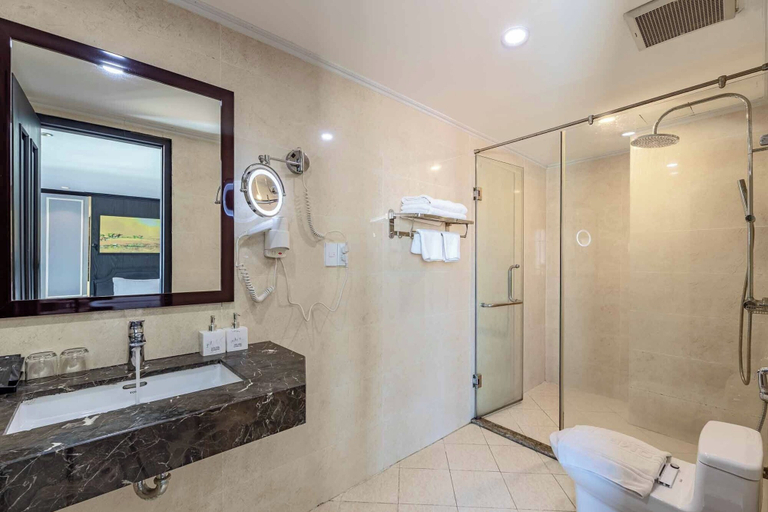 Bathroom 5, Aaron Vientiane Hotel, Vientiane