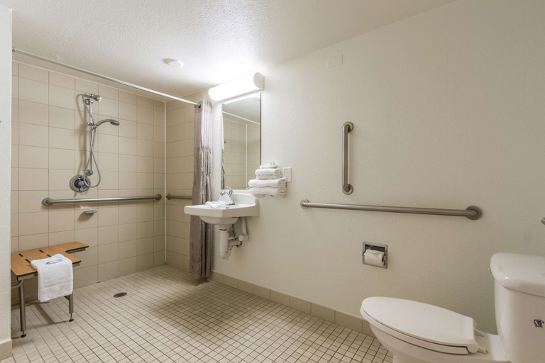 Bathroom 4, Motel 6 Phoenix Tempe Priest Dr, Maricopa