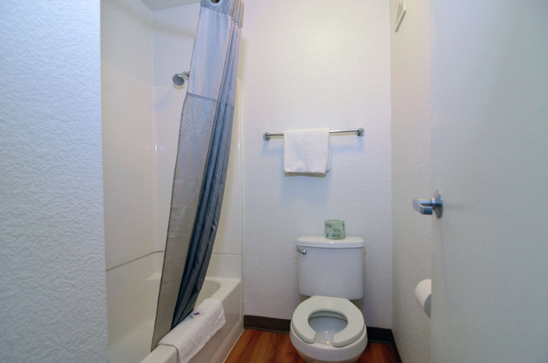 Bathroom 4, Motel 6 Palm Desert, CA - Palm Springs Area, Riverside
