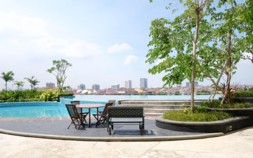 Swimming Pool 4, Comfort Stay Studio near ITS at  Grand Dharmahusada Lagoon Apartment By Travelio, Surabaya