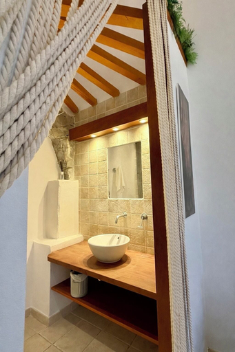 Bathroom 5, Domaine de Blancardy, Hérault