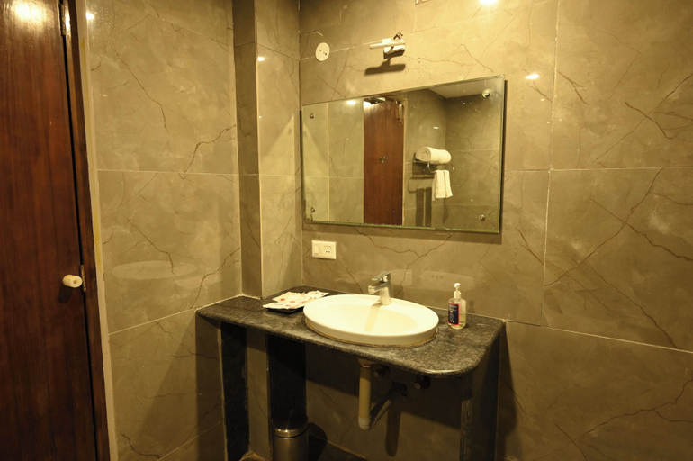 Bathroom 5, Spree One Resort And Convention Annavaram, East Godavari