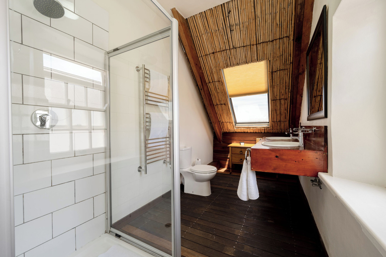 Bathroom 5, The Farmhouse Hotel, West Coast