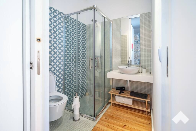 Bathroom 4, Mrtir1 · Bright Apartment Downtown Porto, Porto