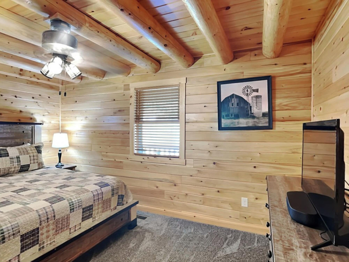 Bedroom 3, Alpine Valley by Taylor Made Deep Creek, Garrett