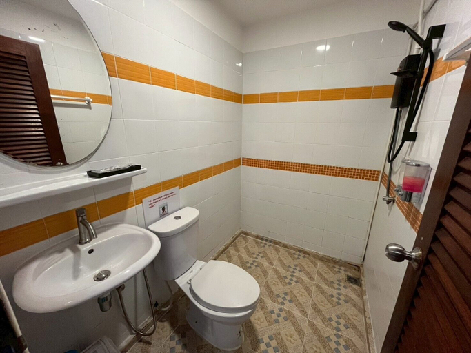 Bathroom 3, Sabai House, Mueang Krabi