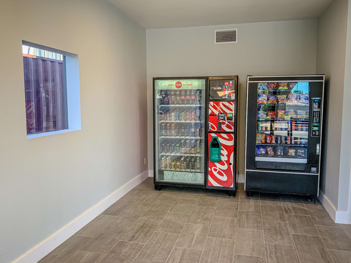 Food & Drinks, Studio 6 San Angelo, TX, Tom Green