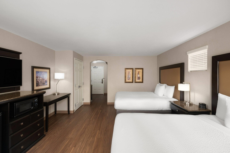 Bedroom 3, La Quinta Inn & Suites by Wyndham Paso Robles, San Luis Obispo