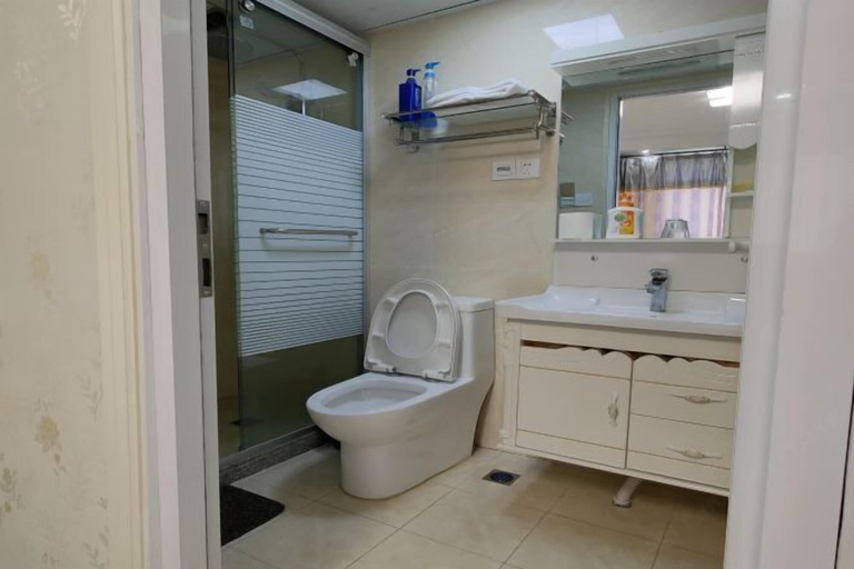 Bathroom 3, Haowanghai Guesthouse, Nantong