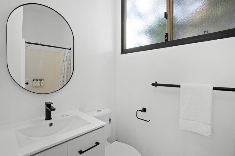 Bathroom 4, Ingenia Holidays Byron Bay, Byron
