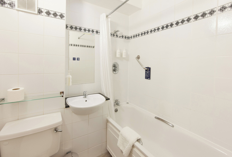 Bathroom 4, Thistle London Heathrow Terminal 5, London