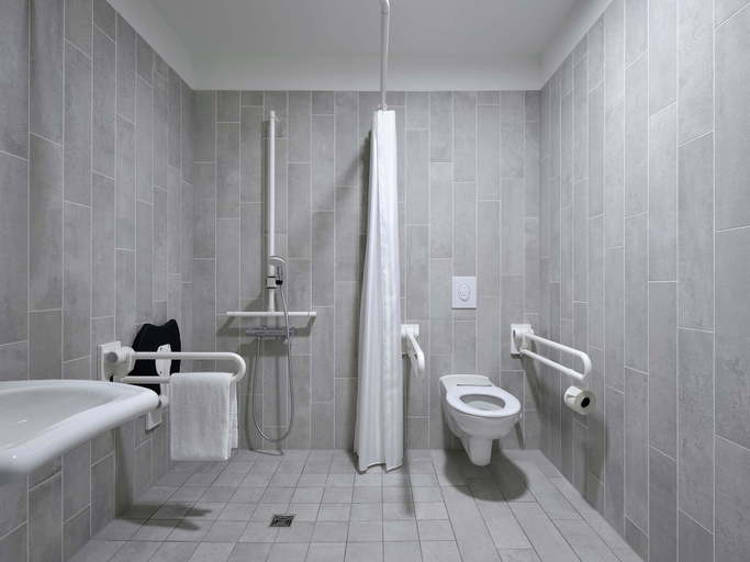 Bathroom 5, B&B HOTEL Köln-Ehrenfeld, Köln