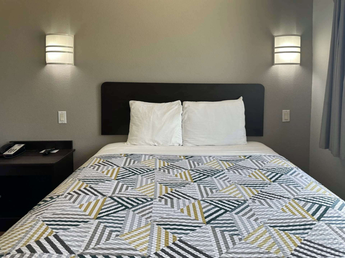 Bedroom 3, Motel 6 Mission, TX, Hidalgo
