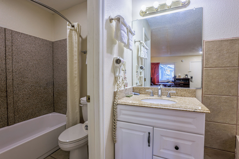 Bathroom 3, Whispering Pines by Hotel O Whitestone VA, Lancaster