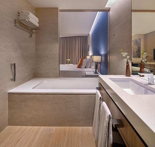 Bathroom 4, JA Lake View Hotel, Dubai, Dubai