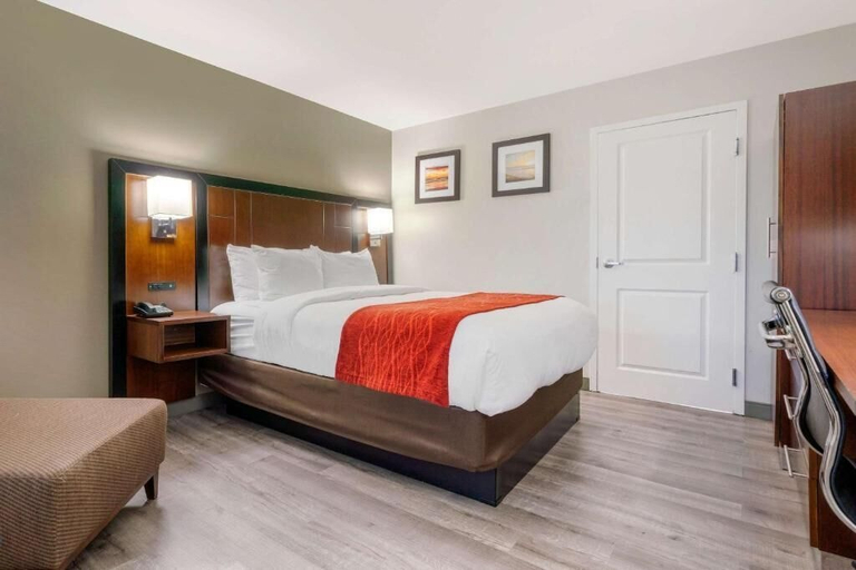 Bedroom 3, Antioch Inn and Suites, Contra Costa