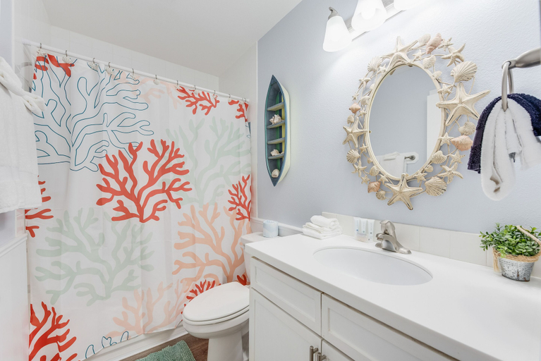 Bathroom, Diving Dolphin by Silver Sands Vacation Rentals, Nueces