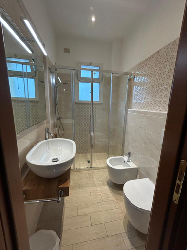 Bathroom 4, Hotel De La Ville, Rimini