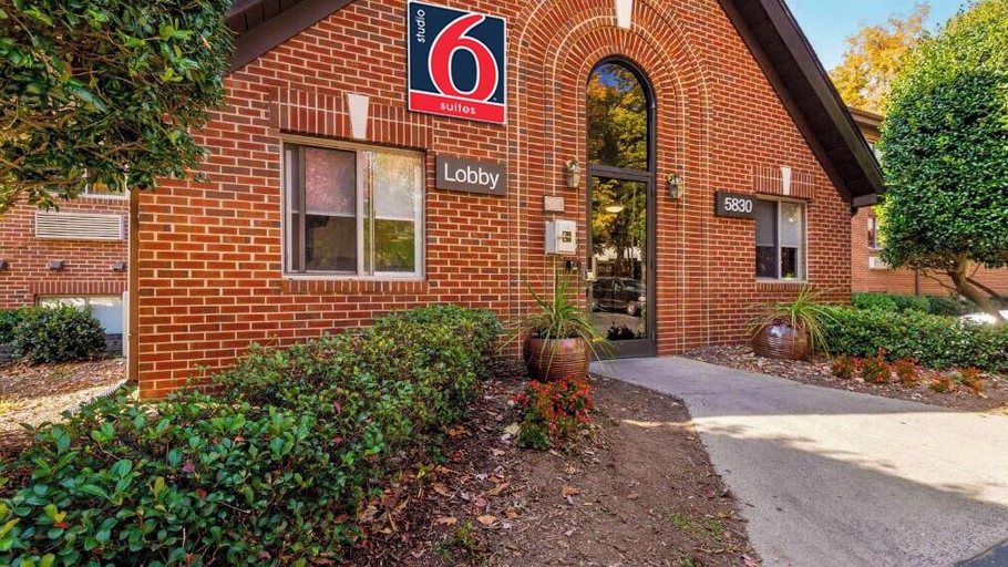 Exterior & Views 1, Studio 6 Suites Charlotte, NC - Tyvola Rd/Executive Park, Mecklenburg