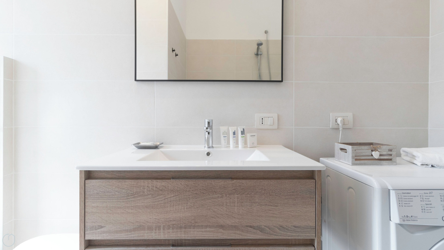 Bathroom, Italianway - Argonne 7, Milano