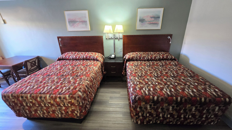 Bedroom 3, Gulf Way Inn, Pinellas