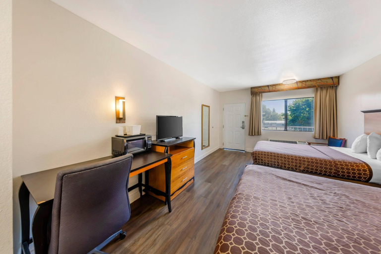 Bedroom 3, Rodeway Inn At Nevada State Capitol, Carson City