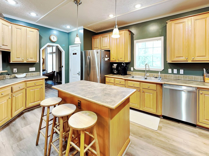 Others 5, Hillside Hideaway by Taylor Made Deep Creek, Garrett
