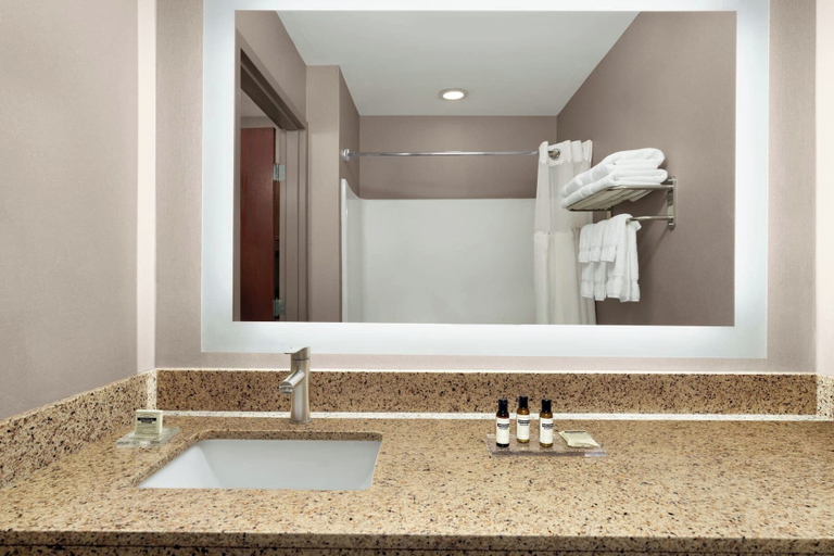 Bathroom 4, Lancaster Suites, Lancaster