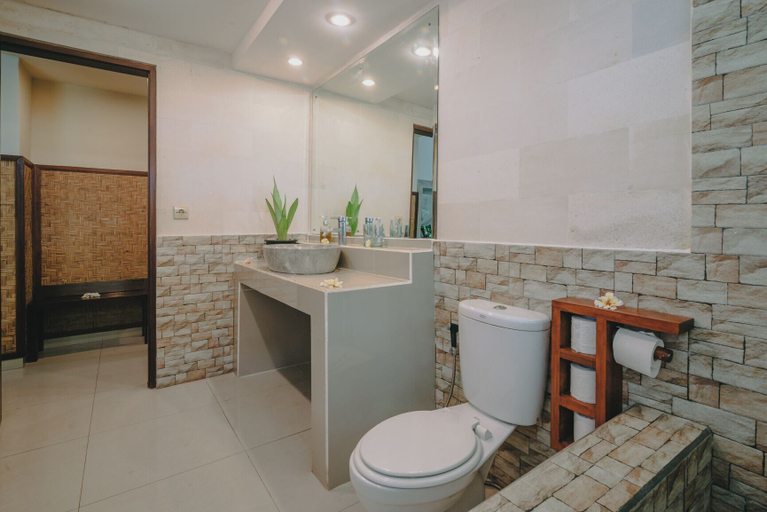 Bathroom 4, Frangipani Beach Hotel, Buleleng